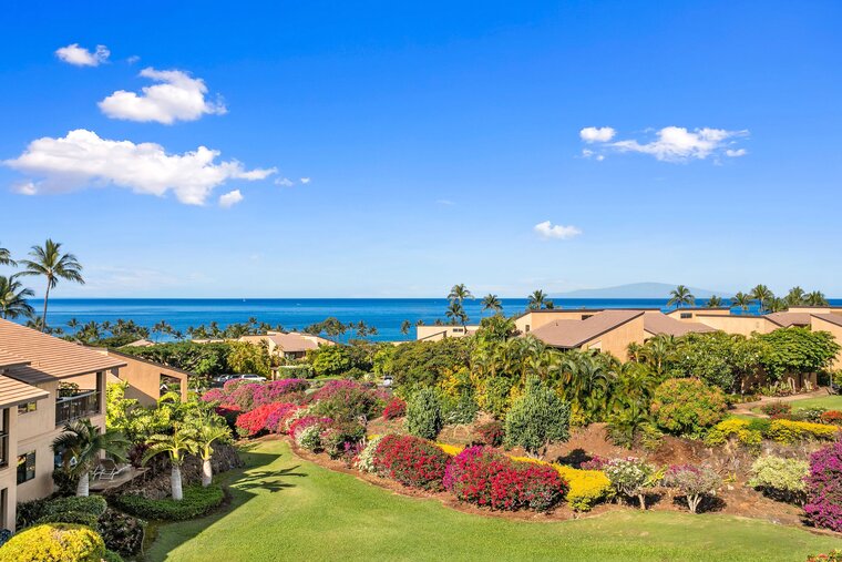 Ekahi 49E Sweeping Ocean Views